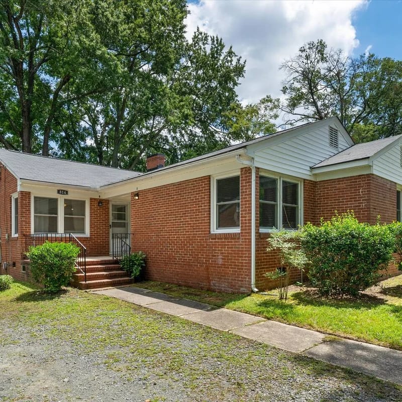 Buchanan 2BR @ Duke East Campus - Apartment